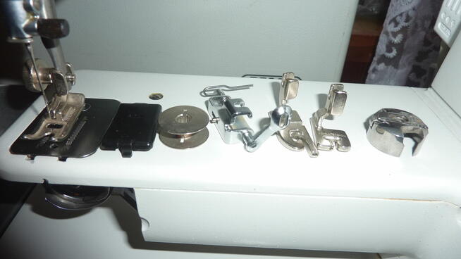 Niemiecka, walizkowa, profesjonalna maszyna do szycia PFAFF 85