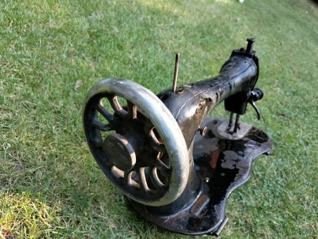 Stara maszyna do szycia Singer