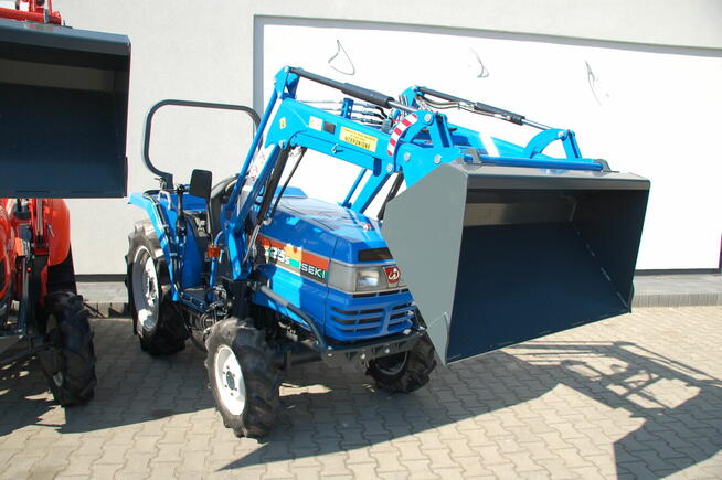 Ładowacz TUR z Samopoziomowaniem do Traktora Iseki – Maksyma