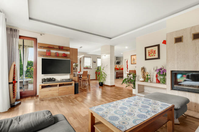 Tychy dom na przepięknie zagospodarowanej działce. Zapraszam