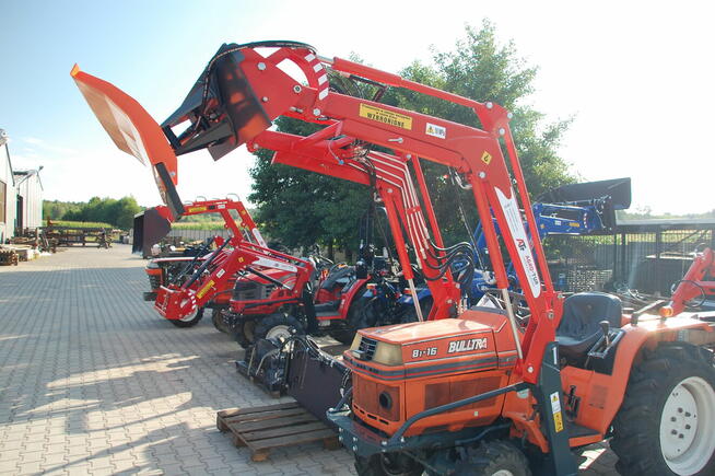 Ładowacz TUR z samopoziomowaniem, przeznaczony do traktora K