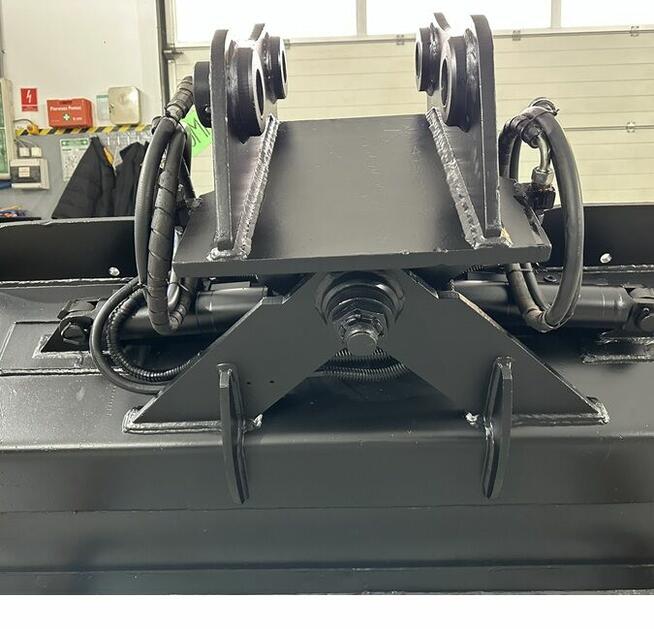 UŻYWANA ŁYŻKA SKARPOWA HYDRAULICZNIE UCHYLNA Komatsu PW160-7