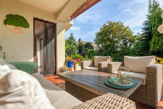 Tychy dom na przepięknie zagospodarowanej działce. Zapraszam