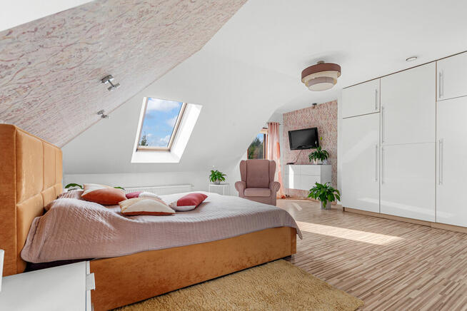 Tychy dom na przepięknie zagospodarowanej działce. Zapraszam