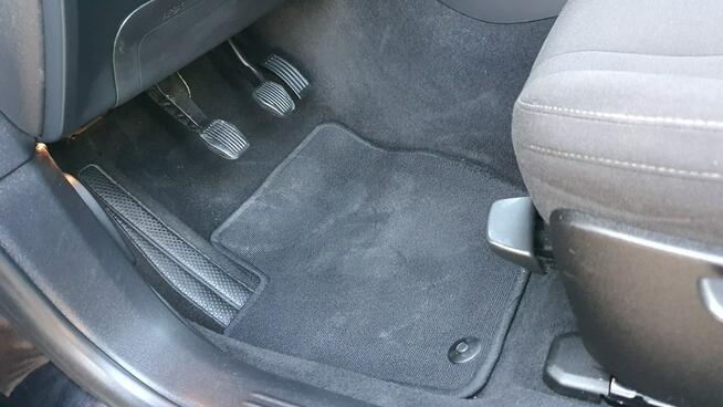 Volvo V40 1.6 D2 115KM # Kinetic # Navi # BiXenon # Parktronic # Mega Stan !!!