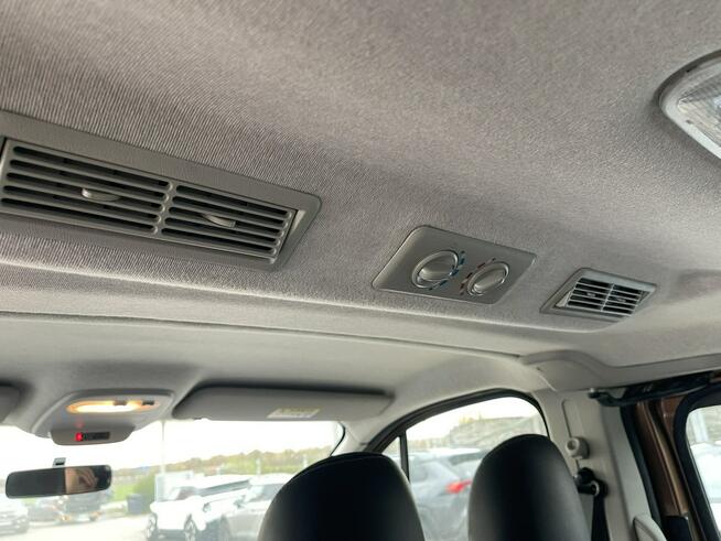 Opel Vivaro Klimatyzacja 9 osobowy Czujniki parkowania125KM