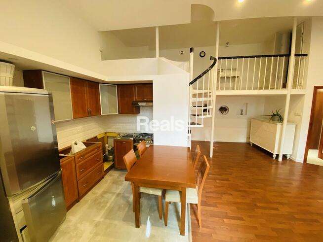 Mokotowska dwupoziomowe z garderobą