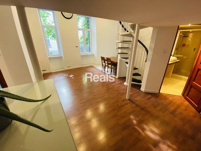 Mokotowska dwupoziomowe z garderobą