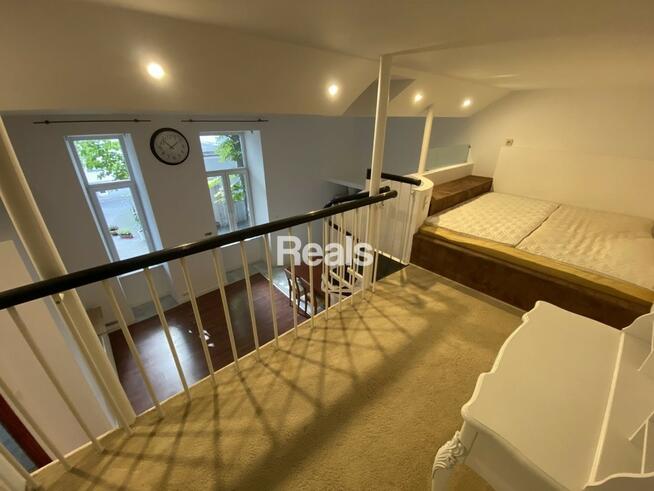 Mokotowska dwupoziomowe z garderobą