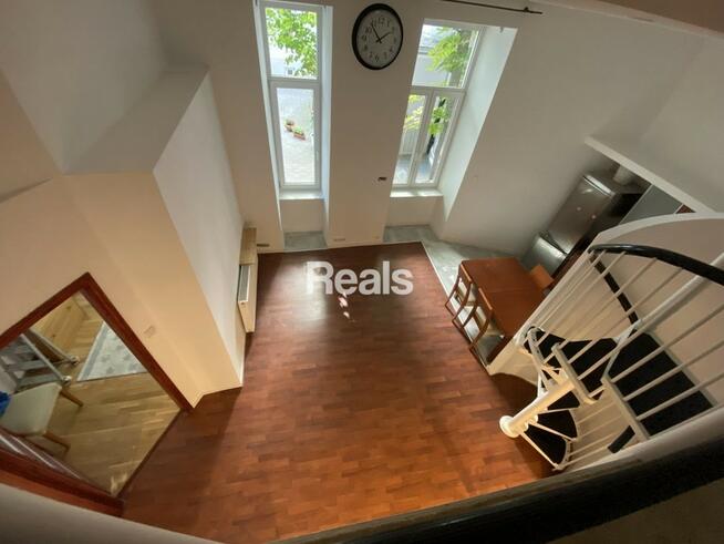 Mokotowska dwupoziomowe z garderobą