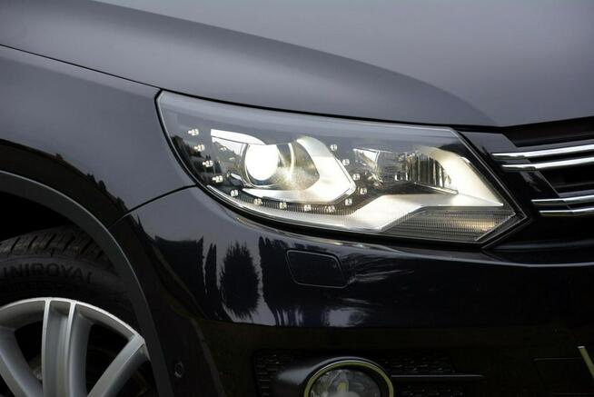 Volkswagen Tiguan 4-Motion Panorama Skóry Ledy Bi-xenony Navi Kamera 2xParktr. Hak