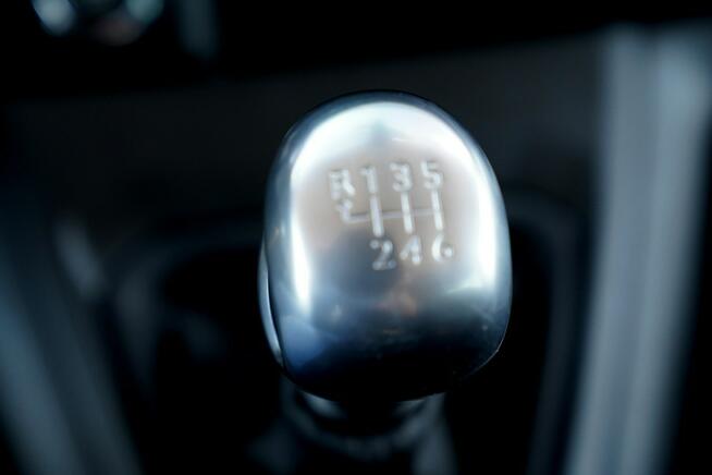 Peugeot Traveller JEDYNY W PL head up BIXENON grzane fotele SKÓRA el.drzwi MASAZE 6 osob