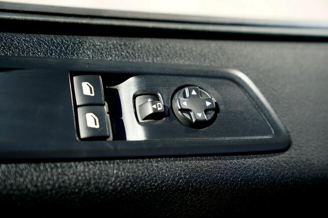 Peugeot Traveller JEDYNY W PL head up BIXENON grzane fotele SKÓRA el.drzwi MASAZE 6 osob