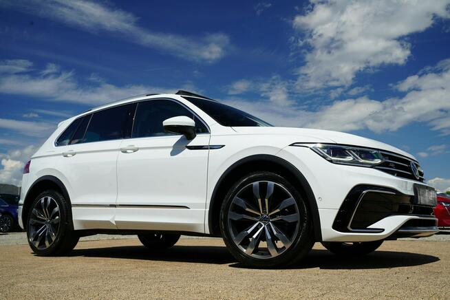Volkswagen Tiguan R-LINE SKÓRA panorama ACC blis grzane fotele kamery 360 FUL LED matrix