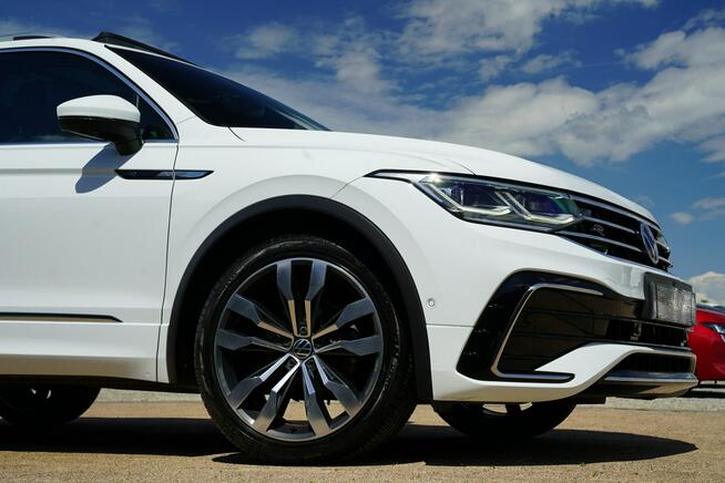 Volkswagen Tiguan R-LINE SKÓRA panorama ACC blis grzane fotele kamery 360 FUL LED matrix
