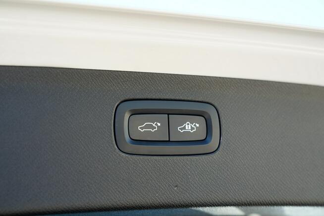 Volvo XC 90 RECHARGE panorama FUL LED 7-os progi nawi KAMERY pneumat alusy 22''max