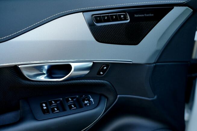 Volvo XC 90 RECHARGE panorama FUL LED 7-os progi nawi KAMERY pneumat alusy 22''max