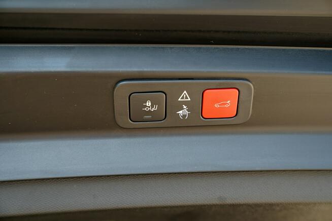 Peugeot 5008 GT kamery Skora Nawi blis GRIP CONTROL masaze ACC sam parkuje MAX OP.