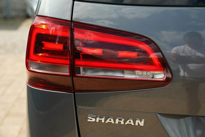 Volkswagen Sharan HIGHLINE panorama BI-XENONY nawi SAM PARKUJE el.drzwi ACC 7 osob BLIS