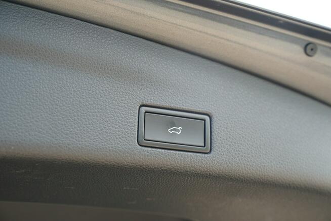 Volkswagen Sharan HIGHLINE panorama BI-XENONY nawi SAM PARKUJE el.drzwi ACC 7 osob BLIS