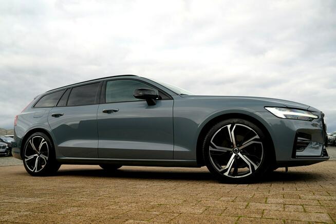 Volvo V60 R DESIGN acc FUL LED skóra nawi ALUSY el.klapa hak NOWY MODEL