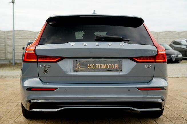 Volvo V60 R DESIGN acc FUL LED skóra nawi ALUSY el.klapa hak NOWY MODEL
