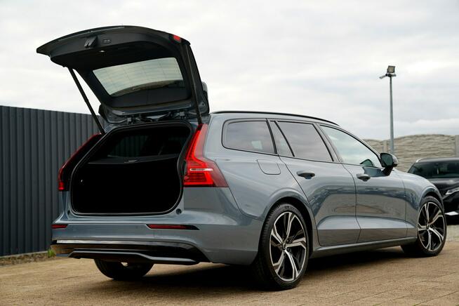 Volvo V60 R DESIGN acc FUL LED skóra nawi ALUSY el.klapa hak NOWY MODEL
