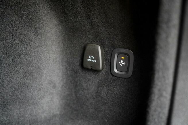 Volvo V60 R DESIGN acc FUL LED skóra nawi ALUSY el.klapa hak NOWY MODEL