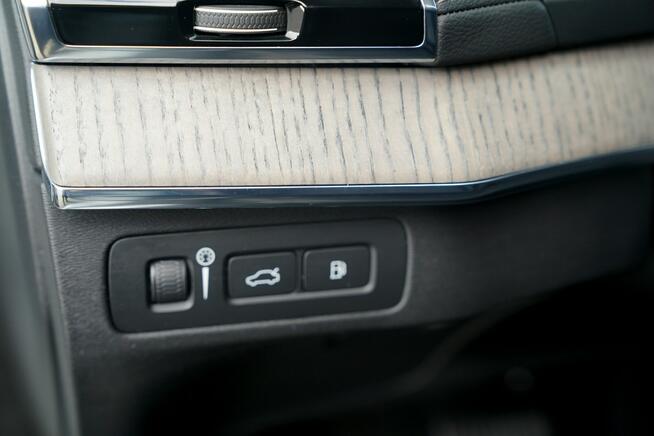 Volvo XC 90 RECHARGE panorama FUL LED wentylacja KAMERY pneumatyka alusy acc masaz