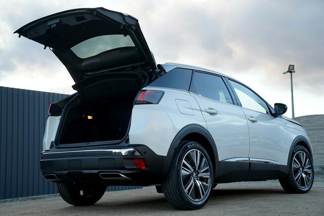 Peugeot 3008 GT kamery skóra MASAZE nawi FUL LED el.klapa blis acc sam parkuje MAX