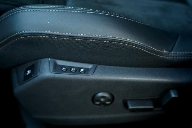 Peugeot 3008 GT kamery skóra MASAZE nawi FUL LED el.klapa blis acc sam parkuje MAX