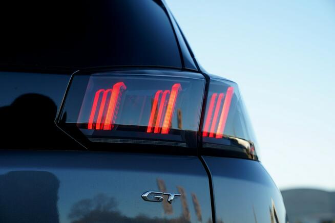 Peugeot 5008 GT kamery Skora Nawi blis GRIP CONTROL masaze ACC sam parkuje MAX OP.