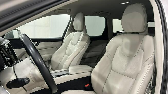 Volvo XC 60 B5 AWD diesel Plus Dark