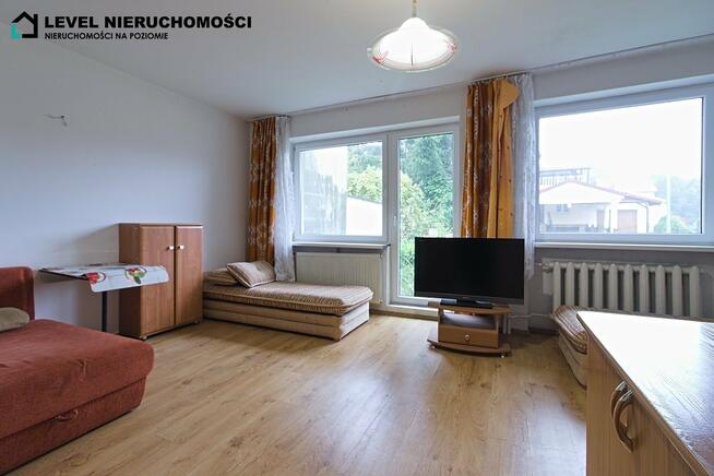 Dom skrajny w mieście