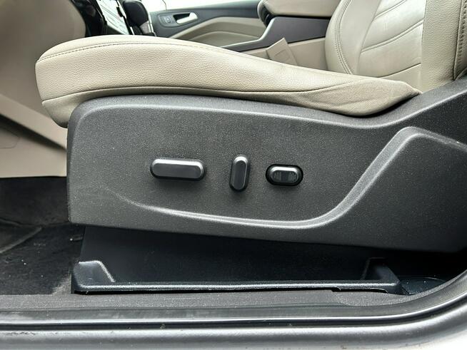 Ford Escape LED, Grzane Fotele, CarPlay, Kamera Cofania, El. Klapa, Martwe Pole