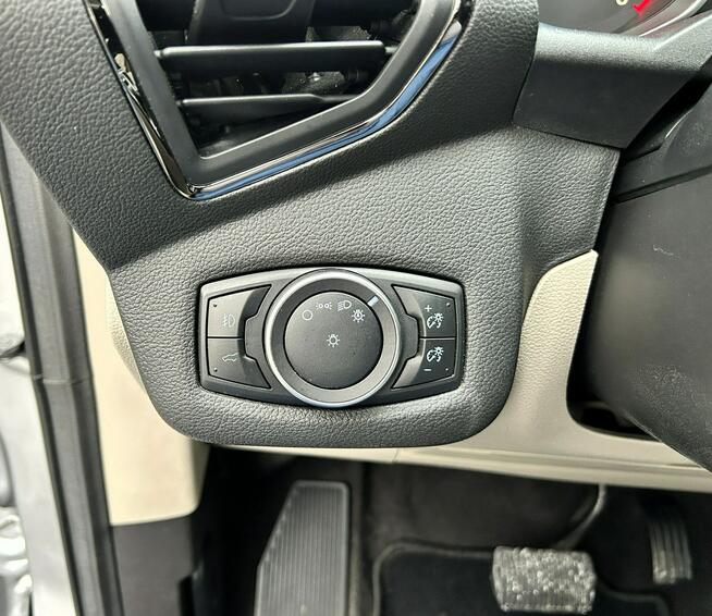 Ford Escape LED, Grzane Fotele, CarPlay, Kamera Cofania, El. Klapa, Martwe Pole