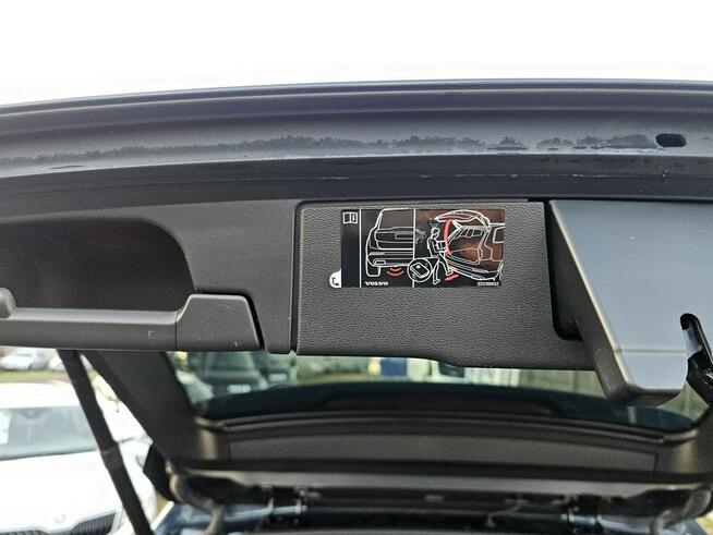 Volvo XC 60 2.0 benz 200KM Automat Skóra ACC AutoPilot OkAzJA BEZWYPADEK 1 Reka €