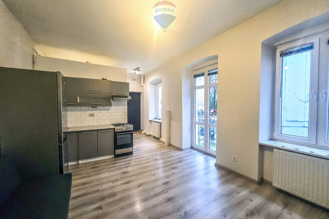 Kawalerka z balkonem przy Manufakturze