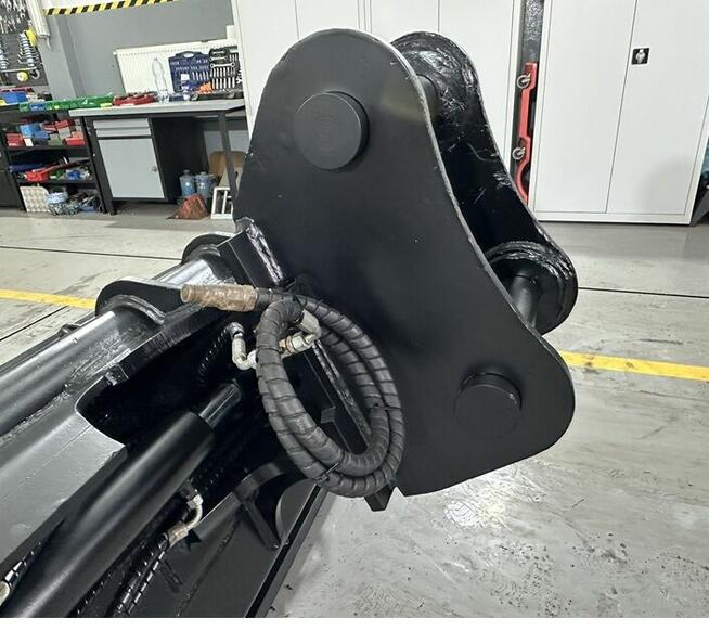 UŻYWANA ŁYŻKA SKARPOWA HYDRAULICZNIE UCHYLNA Hitachi ZX 170W