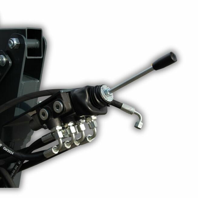 Nowość! Uniwersalny ładowacz do japońskich ciągników do 23