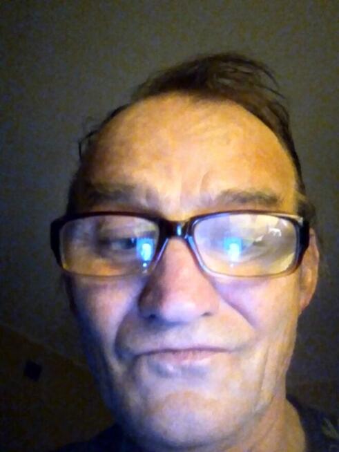 Szukam pracy jako gospodarz sprzątam posej i kamienic odpisz