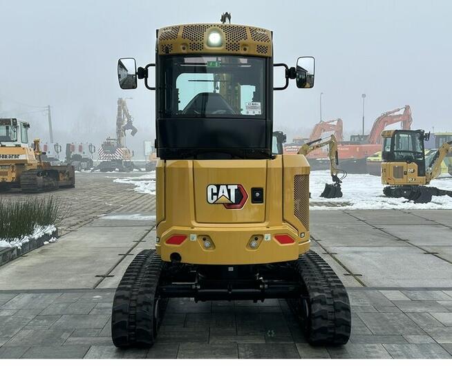 FABRYCZNIE NOWA MINIKOPARKA CATERPILLAR 302.7 CR