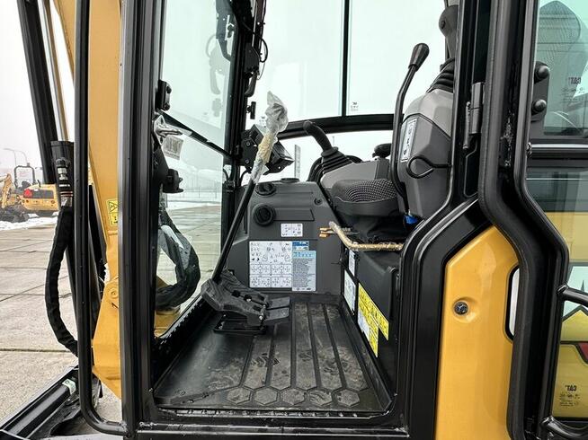 FABRYCZNIE NOWA MINIKOPARKA CATERPILLAR 302.7 CR