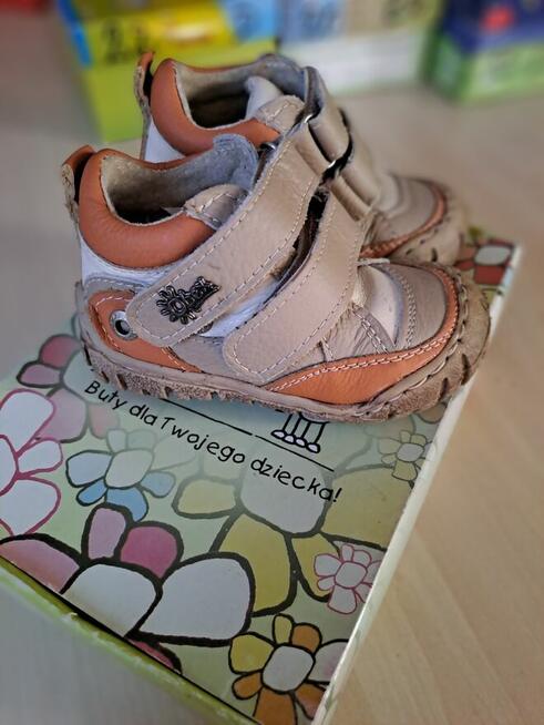 Buty dziecięce skórzane nowe