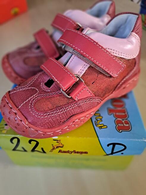 Buty dziecięce skórzane nowe