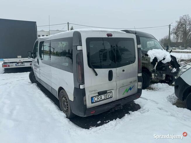 Opel Vivaro 2005 r VAN bez silnika