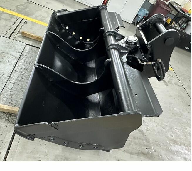 UŻYWANA ŁYŻKA SKARPOWA HYDRAULICZNIE UCHYLNA Hitachi ZX 170W