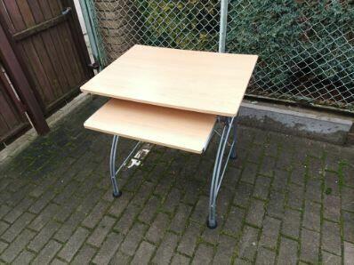 Sprzedam -biureczko uzywane pod komputer -130zl