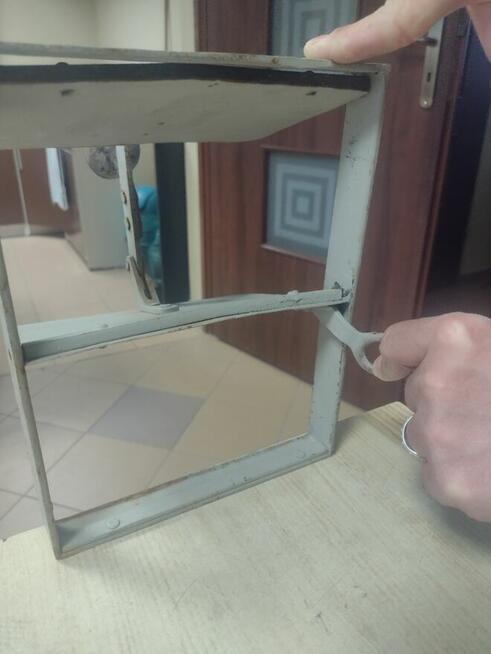 Zabytkowa kratka wentylacyjna