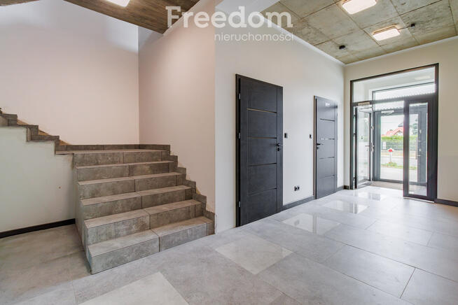 Obiekt magazynowo-biurowy przy autostradzie A4!